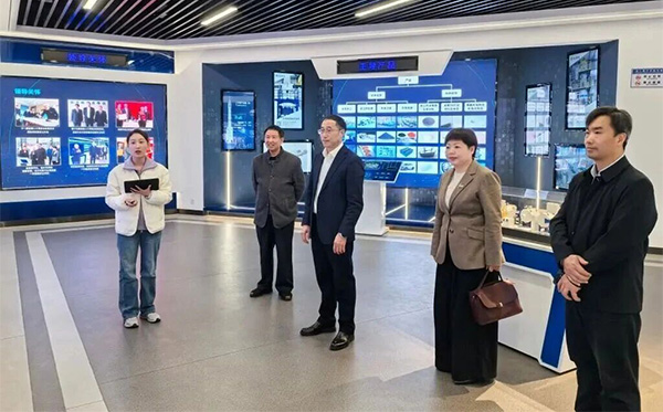 江西理工大学党委书记刘祖文率队调研顶立科技 (2).jpg